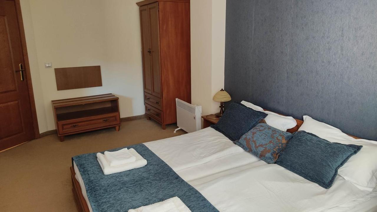 בנסקו Annett Apartments At Emerald Hotel מראה חיצוני תמונה